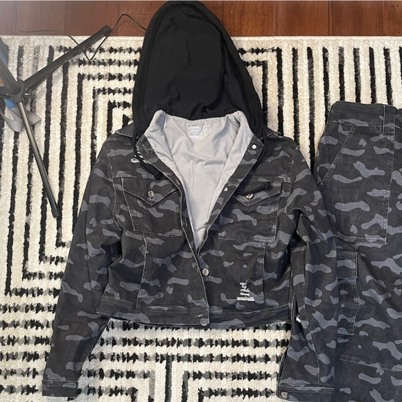 Celestial Bodies jacket and cargo pants set - Picture 2 of 10